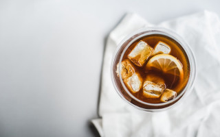 Iced tea lemon slices glass - dorothy coke free wallpaper