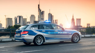 Police car city skyline sunset - professional photo free wallpaper