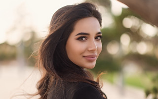 Elina karimova smiling black shirt - she free wallpaper