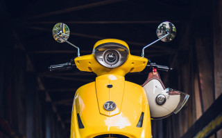Yellow scooter mirrors helmet puzzle - the seat free wallpaper