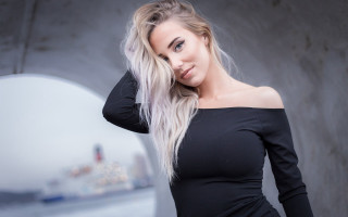 Blonde woman black dress mirror - anna katharina block free wallpaper