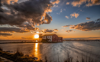 Island house lake sunset clouds - a small island in the middle of a lake free wallpaper