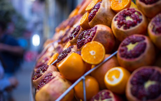 Oranges fruits street stand blurry - other fruit free wallpaper