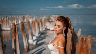 Romantic white dress fence snow - a wooden fence free wallpaper for desktop