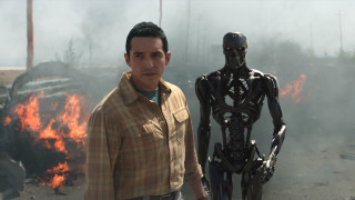 Man robot fire smoke embers - les automatiste free wallpaper