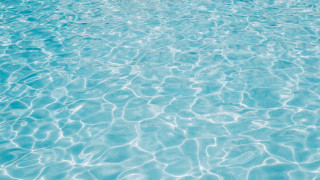 Blue pool white umbrella beach - a white umbrella free wallpaper