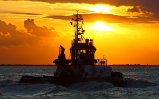 Sunset boat water clouds beach - a sun setting free wallpaper