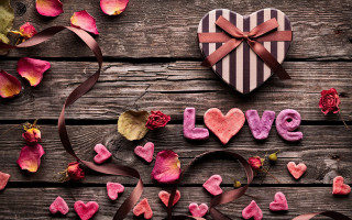 Heart shaped box ribbon flowers - box free wallpaper