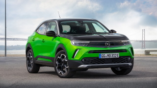 Green car bridge water viennese - viennese actionism free wallpaper