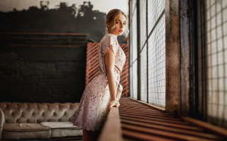 Woman dress window city blurry - outside free wallpaper for desktop