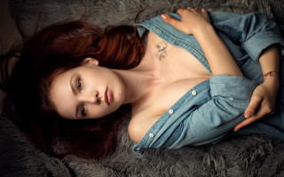 Woman tattoo bed redhair portrait - her chest and chest free wallpaper