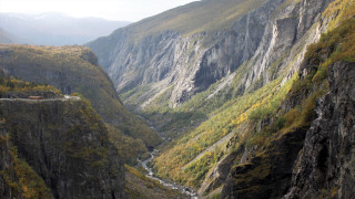 Autumn train canyon mountains river - arvid nyholm free wallpaper