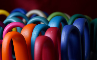 Rubber rings colorful row red - a red wall free wallpaper for desktop
