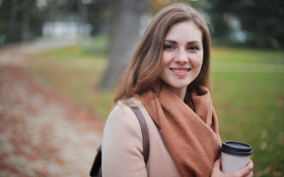 Woman coffee park blurry depth - 8 5 mm f 1. free wallpaper