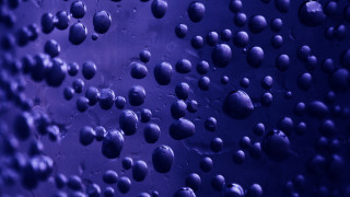 Water droplets window purple blue - a window pane free wallpaper for desktop