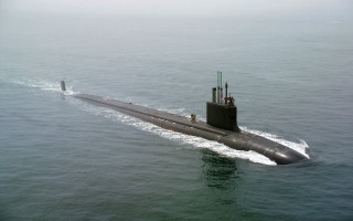 Submarine person distance water overhead - a submarine free wallpaper