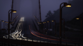 Foggy night streetlights bridge matte - a foggy sky free wallpaper
