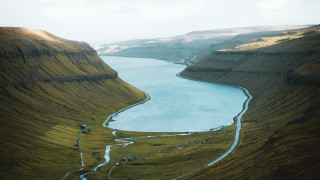 Mountain lake hills people beach - mountain and grass free wallpaper
