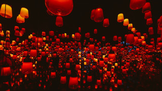 Red lanterns floating black sky - a black sky free wallpaper