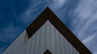 Building triangular roof blue sky - triangular free wallpaper