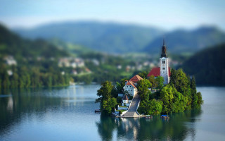 Small island church lake tilt - alen divi free wallpaper