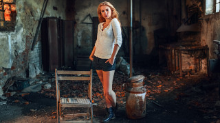 Woman fire hydrant portrait city - a chair in the background free wallpaper