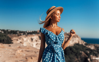 Blue dress hat ocean cliff - a blue dress and hat free wallpaper