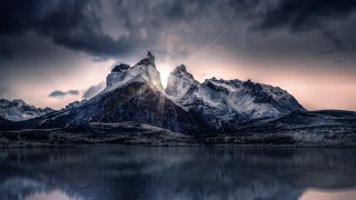 Mountain lake reflection sunset sky - a lake in front free wallpaper