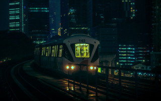 Train city night cyberpunk neon - a train traveling free wallpaper for desktop