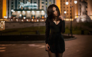 City night woman black dress - dark background free wallpaper for desktop