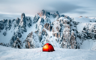 Tent snowy mountain view minimalism - a tent free wallpaper