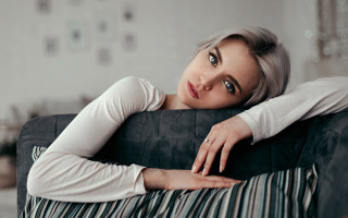 Grey haired woman couch portrait - the back of the couch free wallpaper