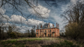 Large house forest fog autumn - didier mouron free wallpaper