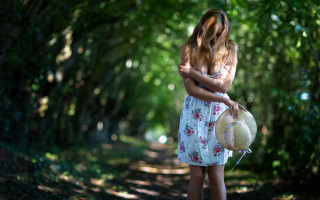 Woman dress hat woods christmas - a path free wallpaper