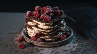 Chocolate raspberries cake laptop food - the plate free wallpaper