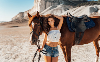 Woman horse beach fashion denim - a horse free wallpaper for desktop