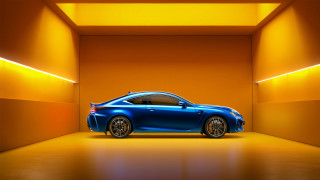 Blue car yellow room yellow - a blue car free wallpaper
