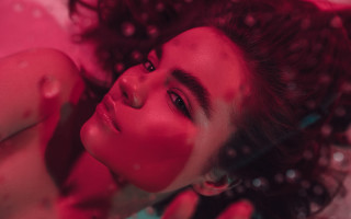 Red haired woman bubbles pink - her face and body free wallpaper