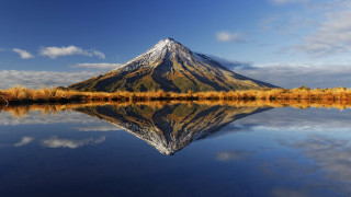 Mountain reflection clouds yellow trees - douglas robertson bisset free wallpaper