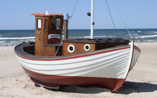 Boat beach sand ocean waves - wave free wallpaper