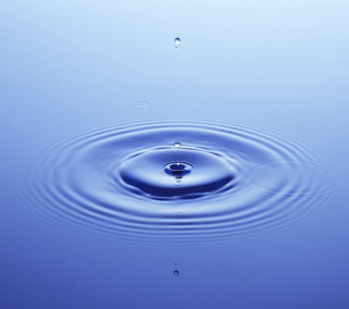 Blue water droplet background surface - free 3d render wallpaper for tablet