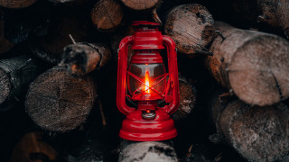 Red lantern pile logs neo - radiant light free wallpaper for desktop