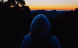 Sunset mountain lake tree horizon - a backpack free wallpaper