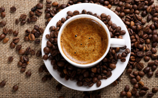 Coffee cup coffee beans tablecloth - a tablecloth free wallpaper