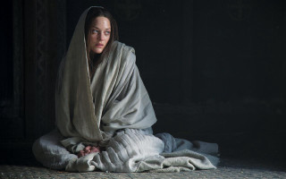 Woman blanket sitting floor dark - flavia bloi free wallpaper for desktop