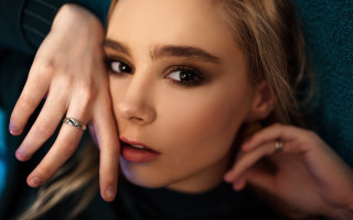 Romantic jewelry portrait woman hand - chernik free wallpaper for desktop