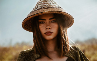 Woman strawhat field blue sky - dai xi free wallpaper for desktop