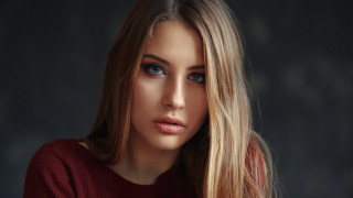 Blonde blue eyed portrait makeup - free portrait wallpaper for desktop