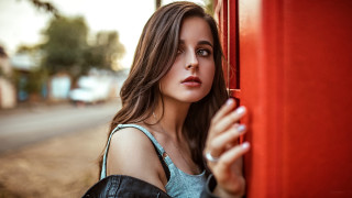 Elina karimova street portrait red - a street corner free wallpaper for desktop