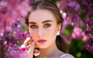 Green eyes pink flowers portrait - her cheek free wallpaper